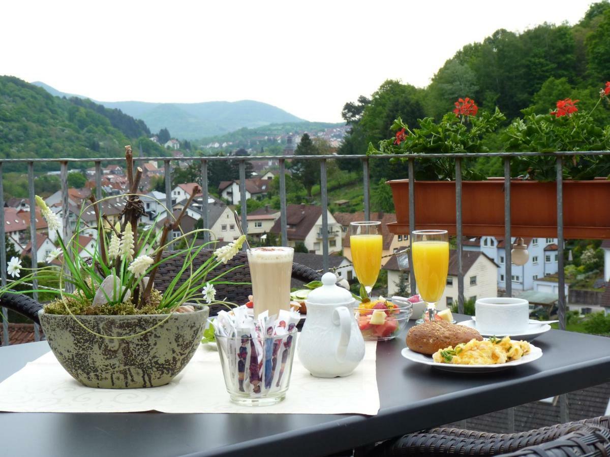 Pension Bergterrasse Аннвайлер-ам-Трифельс Экстерьер фото